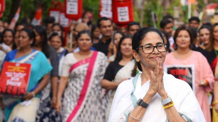 കൊൽക്കത്തയിൽ മമതയുടെ എൽപിജി മാർച്ച്: ഗ്യാസ് പ്രതിസന്ധിക്കിടെ തിരഞ്ഞെടുപ്പ് പ്രചാരണം ആരംഭിച്ചു | 2026 ലെ തിരഞ്ഞെടുപ്പ്